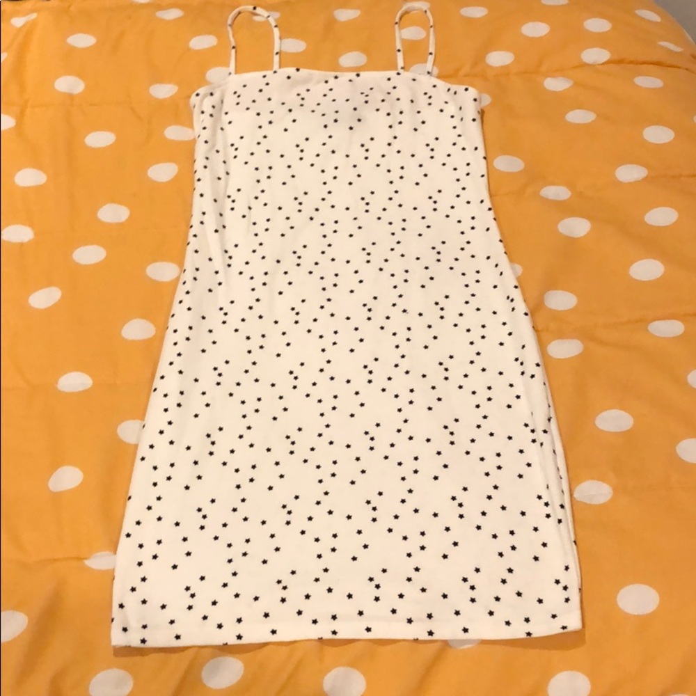 Forever 21 BLACK/WHITE STAR PRINT MINI DRESS